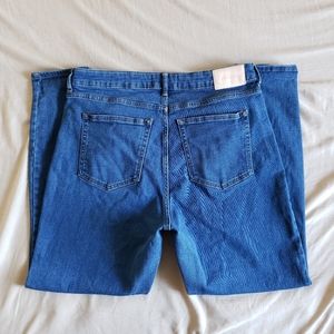 Everlane denim: "The Curvy High Rise Skinny Jean"